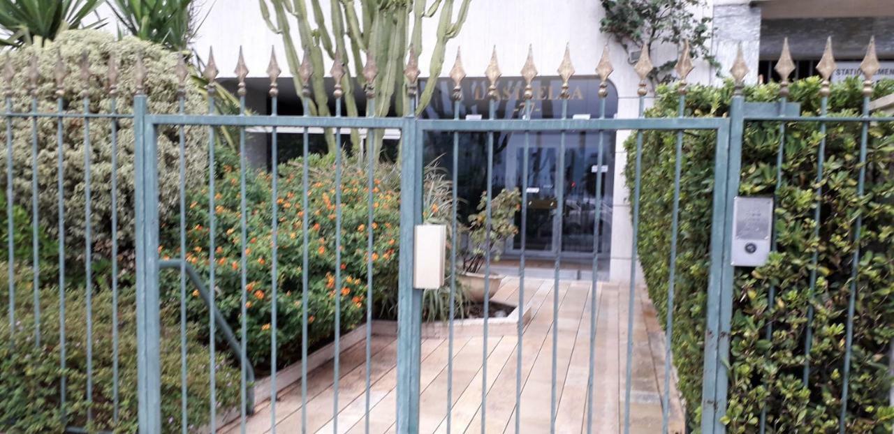 Ferienwohnung Promenade Des Anglais Petit Studio Au Calme Nizza Exterior foto